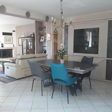 Le Champ Du Petit Bois 3*