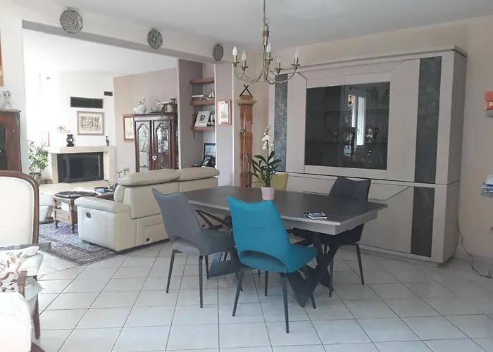 Le Champ Du Petit Bois 3*